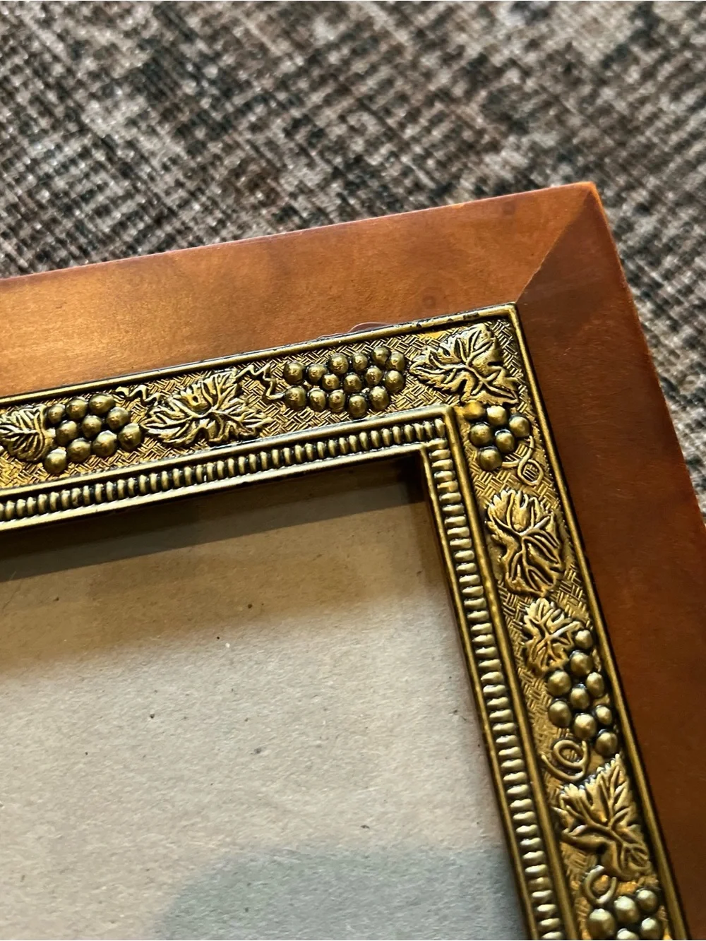 Vintage wood & brass picture frame embossed grapevine border, 5x3” photo